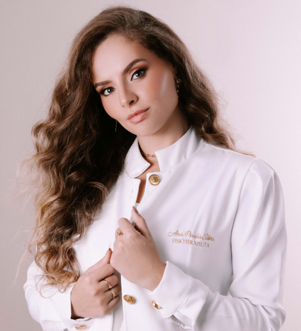 Fisioterapeuta Ana Paula de jaleco